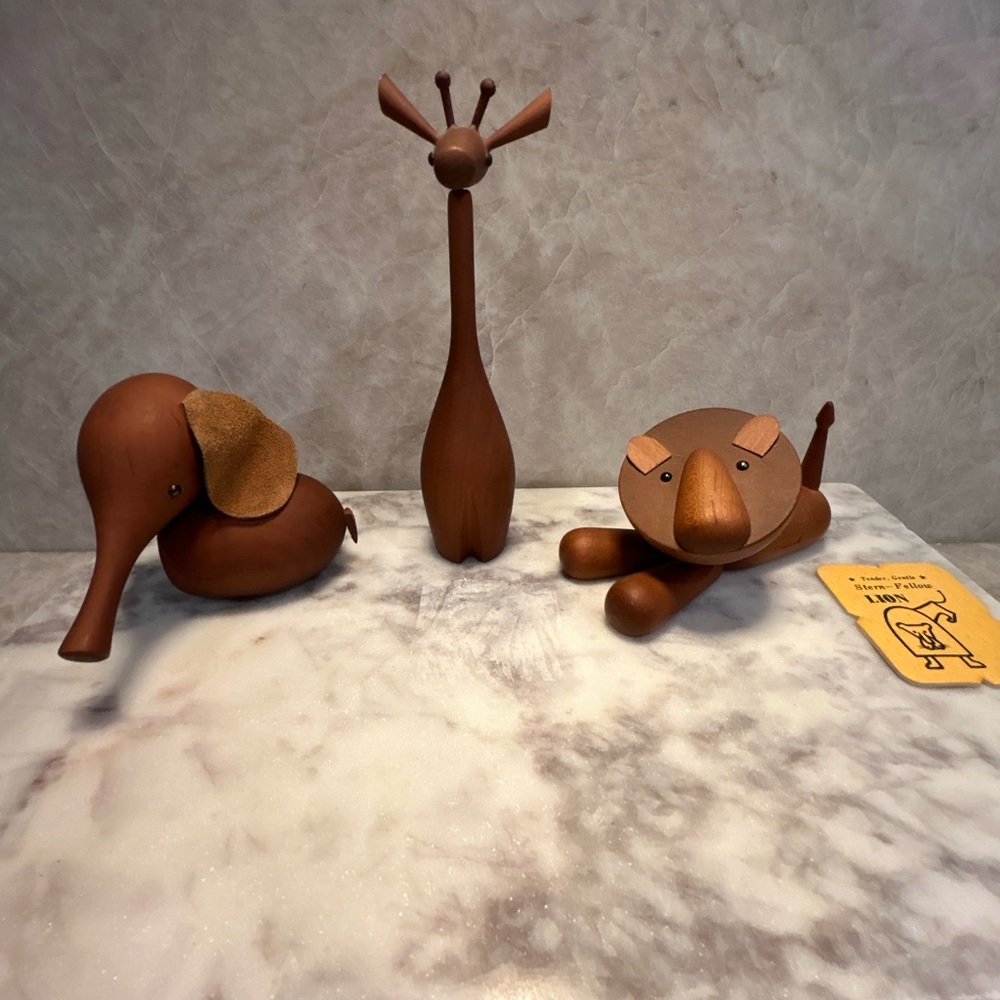 3 Senshukai Royal pet teak elephant, giraffe and Lion with card - Picture 11 of 11